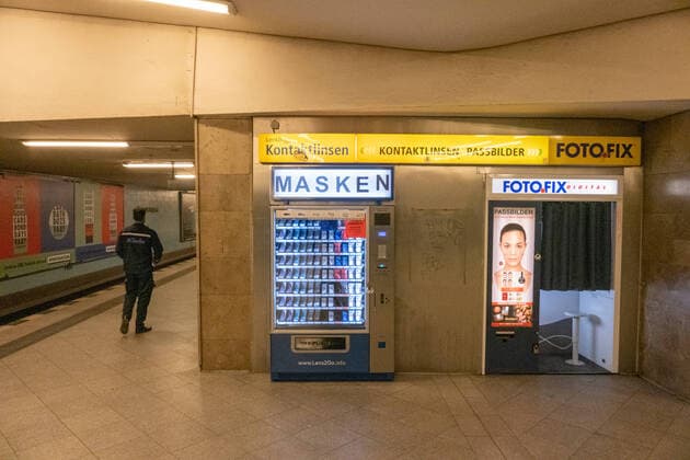 27 04 2020,Berlin,Germany,GER, the city in times of the Corona Pandemic From Monday, 27 April 2020, passengers on public transport in the VBB area, including BVG buses and trains, must wear a mouth-nose cover Photo Mask sale from the vending machines in the underground station Turmstrasse