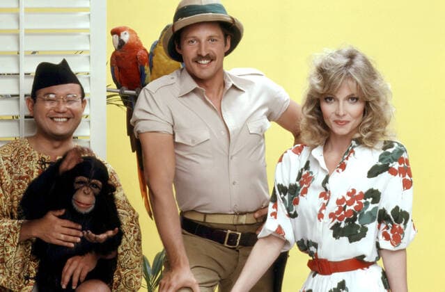 BRING EM BACK ALIVE, Clyde Kusatsu, Bruce Boxleitner, Cindy Morgan, 1982-83, photo: Robert Phillips Everett Collection Robert Phillips Everett Collection !ACHTUNG AUFNAHMEDATUM GESCHÃ„TZT! PUBLICATIONXNOTxINxCANxCHNxFRAxITAxJPNxNORxPOLxRUSxESPxUKxUSA Copyright: xRobertxPhillips EverettxCollectionx TSDBREM EC001