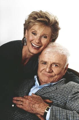 WALTER AND EMILY, from left: Cloris Leachman, Brian Keith, 1991-1992, Ph: Paul Drinkwater, NBC courtesy Everett Collection NBC Courtesy Everett Collection !ACHTUNG AUFNAHMEDATUM GESCHÃ„TZT! PUBLICATIONXNOTxINxCANxCHNxFRAxITAxJPNxNORxPOLxRUSxESPxUKxUSA Copyright: xNBC CourtesyxEverettxCollectionx TSDWAAN EC004
