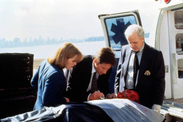 THE X-FILES, 1993-2002, Gillian Anderson, David Duchovny, James Handy, 2Shy , episode 3x06, 1995, TM & Copyright (c) 20th Century Fox Film Corp. All rights reserved. Courtesy: Everett Collection. 20thCentFox Courtesy Everett Collection !ACHTUNG AUFNAHMEDATUM GESCHÃ„TZT! PUBLICATIONXNOTxINxCANxCHNxFRAxITAxJPNxNORxPOLxRUSxESPxUKxUSA Copyright: x20thCentFox CourtesyxEverettxCollectionx TSDXFIL EC035