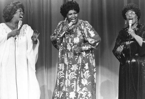 IMAGO ICONS: Ella Fitzgerald ALL-STAR SALUTE TO PEARL BAILEY, Sarah Vaughan, Pearl Bailey, Ella Fitzgerald, 1979 Courtesy Everett Collection !ACHTUNG AUFNAHMEDATUM GESCHÃ„TZT! PUBLICATIONXNOTxINxCANxCHNxFRAxITAxJPNxNORxPOLxRUSxESPxUKxUSA Copyright: xCourtesyxEverettxCollectionx TBDALST EC002