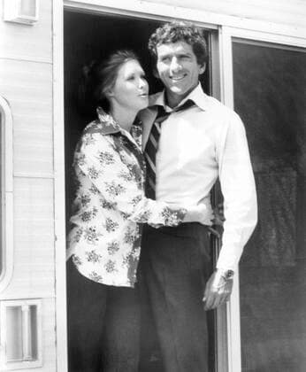 PETROCELLI, l-r: Susan Howard, Barry Newman, 1974-76 Courtesy Everett Collection !ACHTUNG AUFNAHMEDATUM GESCHÃ„TZT! PUBLICATIONXNOTxINxCANxCHNxFRAxITAxJPNxNORxPOLxRUSxESPxUKxUSA Copyright: xCourtesyxEverettxCollectionx TBDPETR EC017