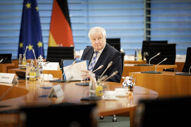 Federal Minister of the Interior Horst Seehofer, CSU, recorded before the start of a cabinet meeting in the Federal Chancellery Berlin, 29 04 2020 Berlin Germany Copyright: xJaninexSchmitz photothek.netx
