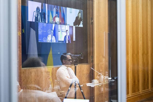 Heiko Maas, Bundesaussenminister, aufgenommen im Rahmen einer Videokonferenz im N4-Format (Normandie-Format) mit den Aussenministern von Russland, Frankreich und der Ukraine zur aktuellen Lage in der Ost-Ukraine. Berlin, 30.04.2020. Berlin Germany *** Heiko Maas, German Foreign Minister, recorded during a video conference in N4 format Normandy format with the Foreign Ministers of Russia, France and Ukraine on the current situation in Eastern Ukraine Berlin, 30 04 2020 Berlin Germany Copyright: xFlorianxGaertner photothek.netx