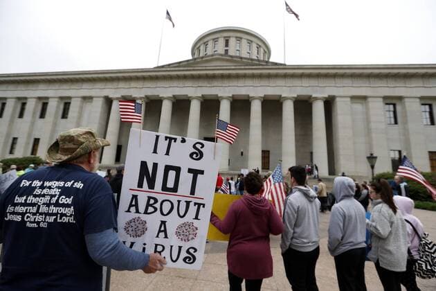 News Bilder des Tages Protesters gather to demonstrate against Ohio s stay at home order in the wake of the Coronavirus (COVID-19) at the Ohio State Capitol in Columbus, Ohio on Friday, May 1, 2020.  CLE20200501106 AARONxJOSEFCZYK