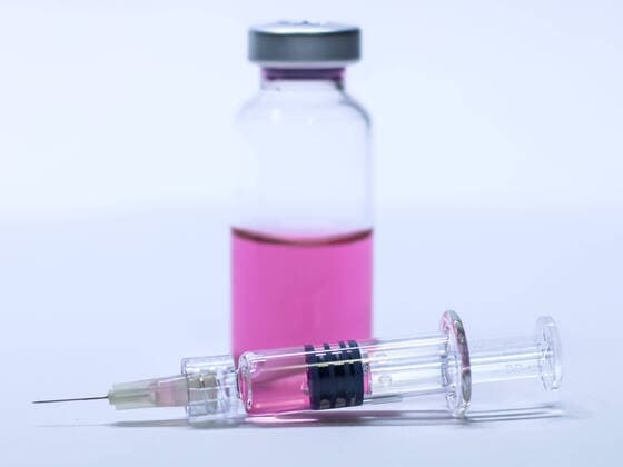 SOROCABA, SP - 03.05.2020: REMDESIVIR É NOVA ESPERANÇA PRA COVID19 - Conceptual photo of a vaccine for COVID-19 (new coronavirus) in a laboratory environment. x1909633x  CaduxRolim