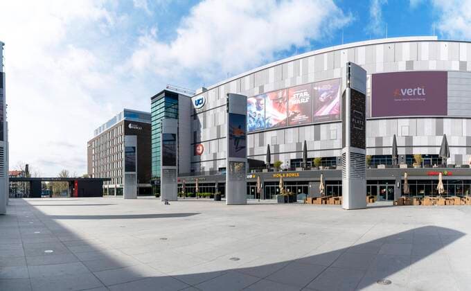 deserted Mercedes Platz in Berlin Friedrichshain Copyright: imageBROKER/ThomasxBorn ibltbo05449791.jpg