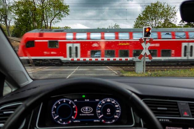 Closed railway gates at the station Fangschleuse at the line Berlin Frankfurt Oder in the district Oder Spree Photo Volker Hohlfeld railway gate