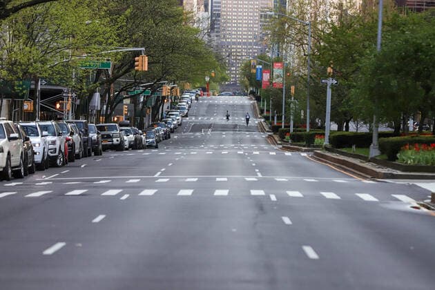 May 3, 2020, Nova Iorque, Nova Iorque, Estados Unidos: View of empty Park Avenue in Manhattan in New York City in the United States this Sunday night, 03. New York City is the epicenter of the Coronavirus pandemic Nova Iorque Estados Unidos - ZUMAv122 20200503_zap_v122_090 Copyright: xWilliamxVolcovx