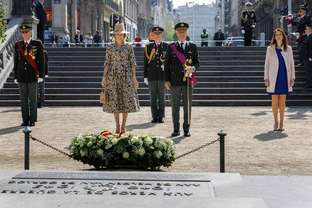 Bilder des Jahres 2020, Entertainment 05 Mai Entertainment Themen der Woche News Bilder des Tages Queen Mathilde of Belgium, King Philippe - Filip of Belgium and Belgian Prime Minister Sophie Wilmes pictured during a ceremony to commemorate the 75th anniversary of the end of World War II in Europe, at the Tomb of the Unknown Soldier monument in Brussels, Friday 08 May 2020.  POOLxOLIVIERxMATTHYS 2500310