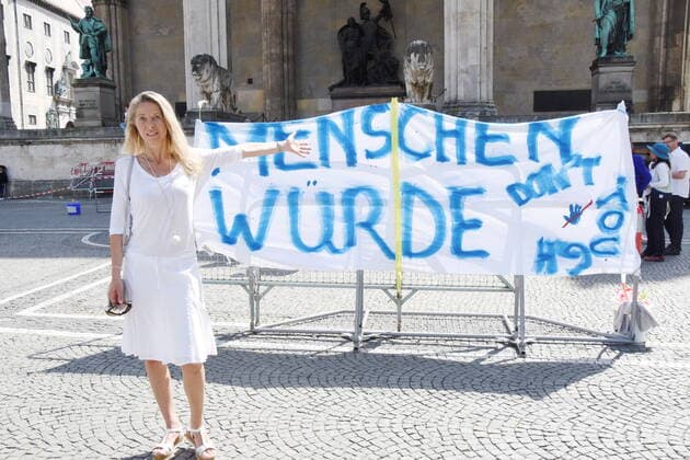 Sina Bodden Ex wife of Olaf Bodden Organizer of the Corona Group Munich 08 05 20 Odeonsplatz Corona Team Group Demostration for freedom Human dignity and against Corona Vaccination obligation Munich
