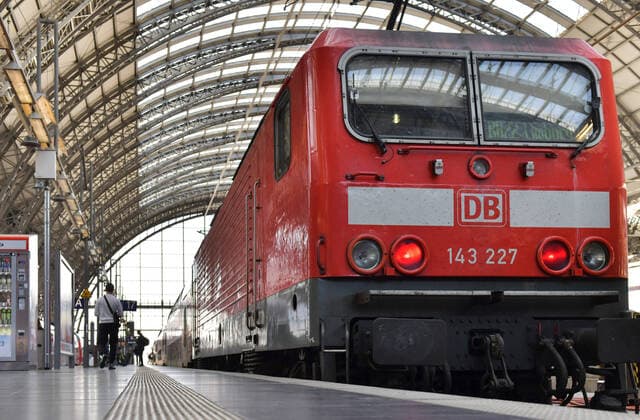 xblx, regional train of the Deutsche Bahn in Frankfurt central station, emwir Frankfurt am Main
