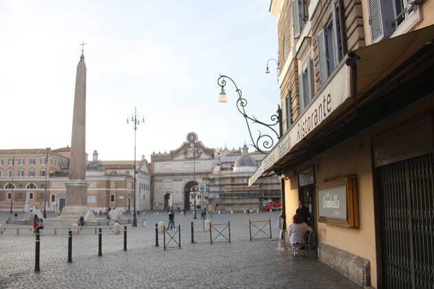 Roma, Italy 9 may 2020: I ristoranti dei vip chiusi per emergenza Covid-19. Il primo fine settimana per inizio della fase 2 a Roma dopo la quarantena per emergenza Covid-19. Molte persone si riversano nelle principali piazze della capitale: Piazza, Navona, Campo dei Fiori. Piazza del Popolo  Copyright: xMARCOxIACOBUCCIx xIPAx xMarcoxIacobuccix 0