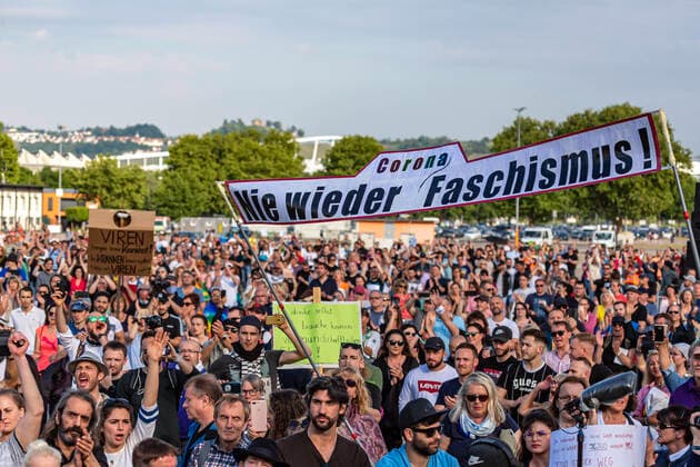 Germany, Baden Württemberg, Stuttgart, 09 05 2020 7 A vigil for the Basic Law Several thousand people demonstrated in Stuttgart against corona restrictions The initiative Querdenken711 , which sees the Basic Law in danger, had called for a demonstration at the Cannstatter Wasen