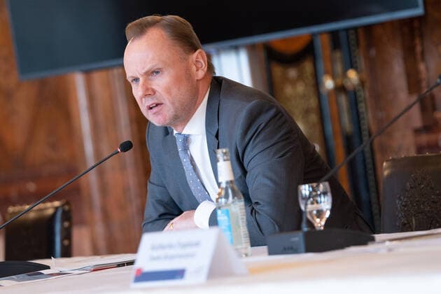 State Press Conference LPK Hamburg The Hamburg Senate informs about the current state of the Corona crisis Andy Grote Portrait Portrait State Press Conference LPK Hamburg The Hamburg Senate informs about the current state of the Corona crisis , Hamburg Hamburg Hamburg Deutschland Rathaus