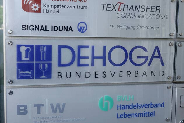 Sign of the Federal Association Dehoga Sign of the Federal Association Dehoga, 09 05 2020, Mitte, Am Weidendamm, Berlin, DEHOGA is the German Hotel and Restaurant Association