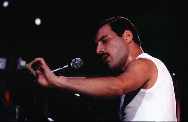 IMAGO ICONS: Freddie Mercury 1 Konzert 86: Freddie Mercury a Queen, Rock, Balladen, Musik, Mercury starb am 24.11.1991, *** 1 concert 86 Freddie Mercury a Queen, rock, ballads, music, Mercury died on 24 11 1991, Copyright: xBriganixArt HEINRICHx 00010493_00010493