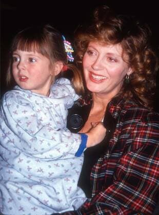 Susan Sarandon and daughter Eva Amurri, 1989. Photo By Adam Scull PHOTOlink Everett Collection (Susan Sarandon5157) For usage credit please use; Adam Scull PHOTOlink.net PUBLICATIONXNOTxINxCANxCHNxFRAxITAxJPNxNORxPOLxRUSxESPxUKxUSA Copyright: xPHOTOlink CourtesyxEverettxCollectionx ASCA024 F4087