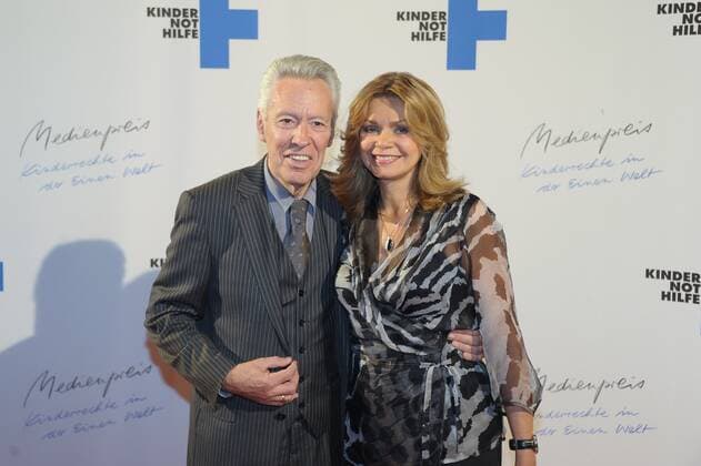93 Egon F. Freiheit und Maren Gilzer , Medienpreis der Kindernothilfe Kinderrechte in der Einen Welt , ewerk, Berlin, Roter Teppich, Berlin Deutschland, Germany *** 93 Egon F Freiheit and Maren Gilzer, Media Prize of the Kindernothilfe Childrens Rights in One World, ewerk, Berlin, Red Carpet, Berlin Germany, Germany Copyright: xPOP-EYE ChristianxBehringx 00262329_00262329