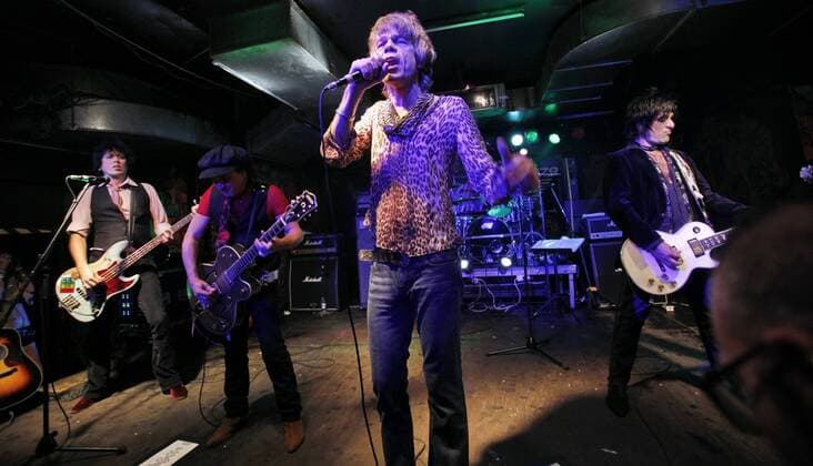 8 concert New York Dolls, left Sylvain Sylvain guitar, middle singer David Johansen, at the Sage Club in Berlin, Glamrock, Protopunk, music, Berlin Germany, Germany Copyright: xBriganiArt Bartillx 00194898_00194898
