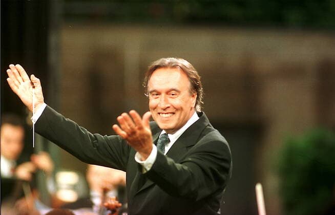1 Klassik-Konzert mit Claudio Abbado in der Berliner Waldbühne. Dirigent, dir, live, *** 1 classical concert with Claudio Abbado at Berlins Waldbühne Conductor, you, live, Copyright: xBRIGANI-ART Heinrichx BriganiArt_00001222_00001222