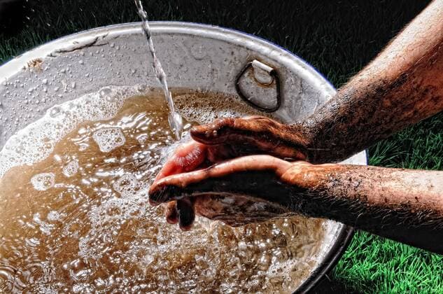 Mens hands, washing hands, Germany, Europe Copyright: imageBROKER JanxWalter ibxjaw05769433.jpg