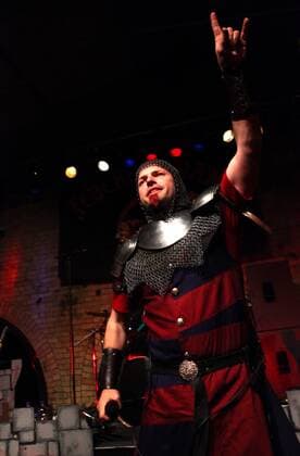 19 Konzert: Feuerschwanz, Sänger Peter Henrici alias Hauptmann Feuerschwanz, im Berliner Maschinenhaus, Gesang, Mittelalter-Folk-Comedy, Mittelalter-Rock, Folk, Speedfolk, Comedy, Musik Berlin Deutschland, Germany *** 19 Concert Feuerschwanz, singer Peter Henrici alias Hauptmann Feuerschwanz, in the Berlin Maschinenhaus, vocals, medieval folk comedy, medieval rock, folk, speedfolk, comedy, music Berlin Germany, Germany Copyright: xPOP-EYE Kriemannx 00218973_00218973