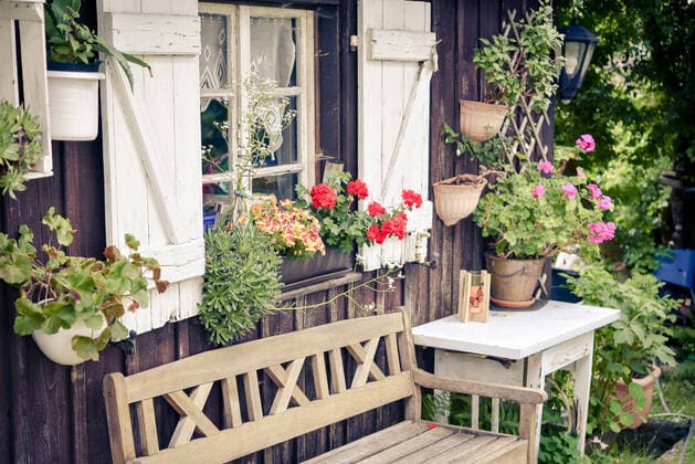 sitzbank,gartenhaus,schrebergarten *** bench,garden house,allotment km5-ja9
