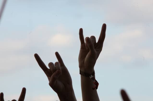 19 Concert Stone Sour, Metal Fork, French Fries Fork, Devil Horns, Devil Greeting, Corna, mano cornuta, at the Rock am Ring Festival at the Nürburgring, Vocals, Rock, Hard Rock, Metal, Music Nürburgring Germany, Germany Copyright: xPOP-EYE Kriemannx 00222221_00222221