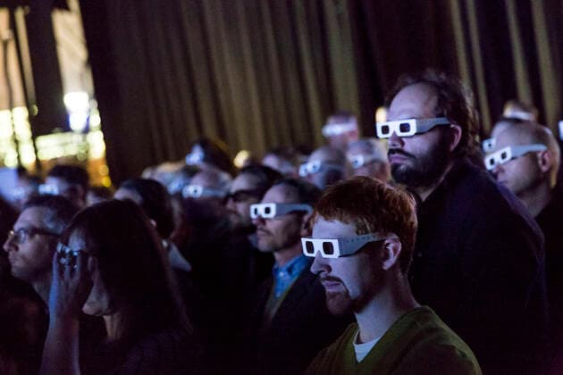 19 Konzert: Zuschauer mit 3D-Brillen, Kraftwerk am ersten Abend ihrer 3D-Konzertreihe Der Katalog - 1 2 3 4 5 6 7 8 live in der Neuen Nationalgalerie am 06. Januar 2015 in Berlin. Mit dem Aufttritt von Kraftwerk verabschiedet sich die Neue Nationalgalerie von dem Gebaeude, das ab Januar fuer eine mehrjaehrige Sanierung schliessen wird. Elektro, Elektro-Pioniere, Mueum, Autobahn, Musik Berlin Deutschland, Germany *** 19 Concert Spectators with 3D glasses, Kraftwerk on the first evening of their 3D concert series The catalogue 1 2 3 4 5 6 7 8 live at the New National Gallery on 06 January 2015 in Berlin With the appearance of Kraftwerk, the New National Gallery says goodbye to the building, which will be closed from January onwards for Copyright: xPOP-EYEx xBenxKriemannx 10006071_Kraftwerk_0030