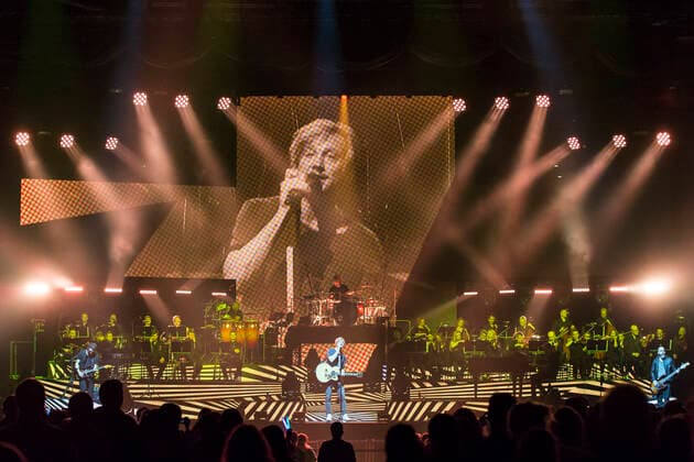 19 Konzert: Sunrise Avenue with Wonderland Orchestra, Saenger Samu Haber live im Berliner Velodrom am 15.03.2016, Rock, Pop, Poprock, Softrock, Rockband, Musik Berlin Deutschland, Germany *** 19 Concert Sunrise Avenue with Wonderland Orchestra, singer Samu Haber live at Berlin Velodrom on 15 03 2016, Rock, Pop, Poprock, Softrock, Rockband, Music Berlin Germany, Germany Copyright: xPOP-EYEx xBenxKriemannx 10041691_SunriseAvenue_0008