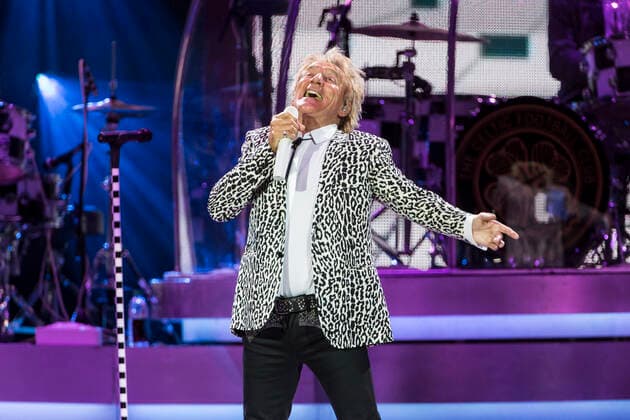19 Concert Rod Stewart, singer Rod Stewart on The Hits Tour live in the Berlin Mercedes Benz Arena on 31 05 2016, Pop, Rock, Poprock, Bluesrock, Folkrock, Blues, CBE, MB Arena, MBA, Music Berlin Germany, Germany Copyright: xPOP-EYEx xBenxKriemannx 10049170_RodStewart_6066