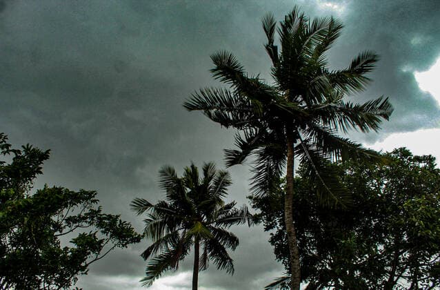 India: Super Cyclone Amphan to hit Bengal in hours Super cyclone Amphan storm around today s afternoon as it moves north-northeastwards over the Bay of Bengal and cross West Bengal-Bangladesh coasts between Digha and Hatia Islands.The super Cyclone Amphan storm lay at 155km south-southeast of Paradip, Odisha, 280 km south of Digha,West Mednipore,Howrah,Hooghly, South and North 24 parganas and Kolkata districts of West Bengal will see heavy to extremely very heavy rainfall. The landfall is expected between afternoon to evening. West Bengal India Mogra Copyright: SoumadipxDas