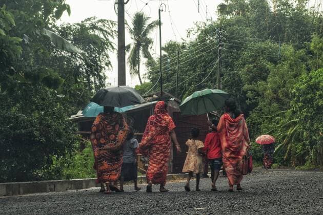 India: Super Cyclone Amphan to hit Bengal in hours Mother s and children s are returning there home Super cyclone Amphan storm around today s afternoon as it moves north-northeastwards over the Bay of Bengal and cross West Bengal-Bangladesh coasts between Digha and Hatia Islands.The super Cyclone Amphan storm lay at 155km south-southeast of Paradip, Odisha, 280 km south of Digha,West Mednipore,Howrah,Hooghly, South and North 24 parganas and Kolkata districts of West Bengal will see heavy to extremely very heavy rainfall. The landfall is expected between afternoon to evening. West Bengal India Mogra Copyright: SoumadipxDas