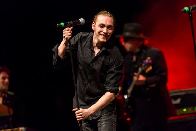 19 Concert Nicolo Rovera by Ton Steine Scherben at the big Rio Reiser Night live at the Berlin Admiralspalast on 04 November 2016 Rock, Rock Music, Punk, Punkrock, Folkrock, Music Berlin Germany, Germany Copyright: xPOP-EYEx xBenxKriemannx 10058614_RioReiserNacht_8565