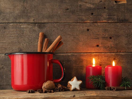 kerzenlicht,adventszeit,zimtsterne *** candlelight,advent season,cinnamon biscuit ly0-jzn