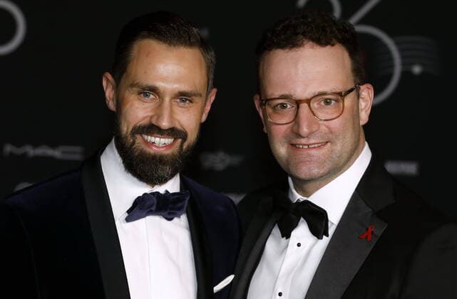 127 Daniel Funke, .Jens Spahn, 26. FESTLICHE OPERNGALA FÜR DIE DEUTSCHE AIDS-STIFTUNG, Roter Teppich, Deutsche Oper Berlin, 2.11.2019 Berlin Deutschland, Germany *** 127 Daniel Funke, Jens Spahn, 26 FESTIVAL OPERA GALA FOR THE GERMAN AIDS FOUNDATION, Red Carpet, German Opera Berlin, 2 11 2019 Berlin Germany, Germany Copyright: xPOP-EYE RenexduxVinagex 10120944__I0A0203