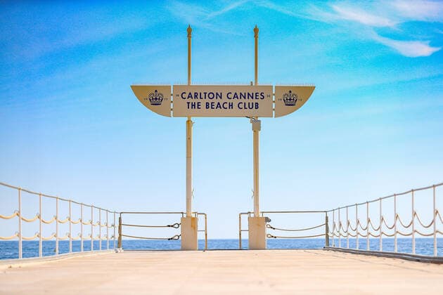 News Bilder des Tages Plages de Cannes - Deconfinement NEWS : Covid 19 Coronavirus en France - Cannes - 22 05 2020 NicolasGavet Panoramic 