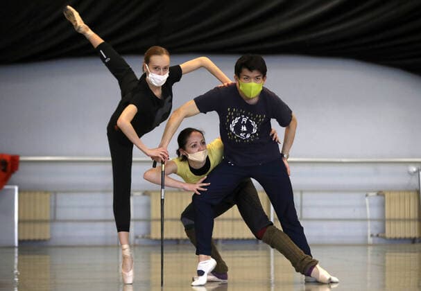 MINSK, BELARUS - MAY 22, 2020: Dancers of the National Academic Bolshoi Opera and Ballet Theater of the Republic of Belarus during a rehearsal of the ballet production of Edvard Grieg s Peer Gynt staged by Sergei Mikel at the small stage of Belarus Bolshoi Opera and Ballet Theater; the ballet is scheduled to premiere on September 8, 2020. Natalia Fedosenko TASS  TS0DA010