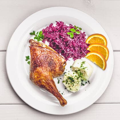 weihnachtsessen,gänsekeule *** christmas dinner,leg of goose s6o-gdz