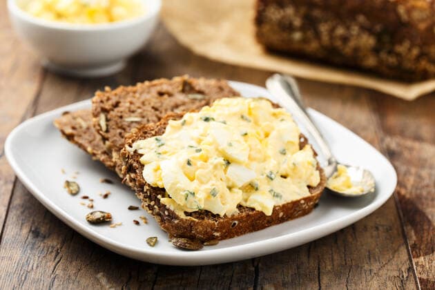stulle,schwarzbrot,eiersalat *** sandwich,rye bread,egg salad vvy-fn4
