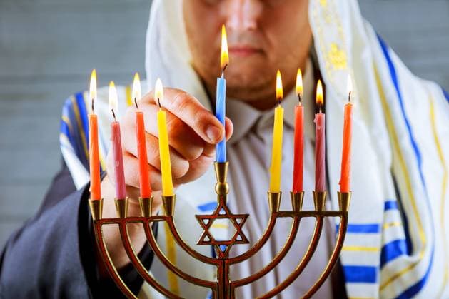 kerzenständer,judentum,lichterfest,menora,chanukka,chanukkia *** candlestick,judaism,lights festival,menorah,hanukkah,chanukiah w2i-fr3,model released, Symbolfoto