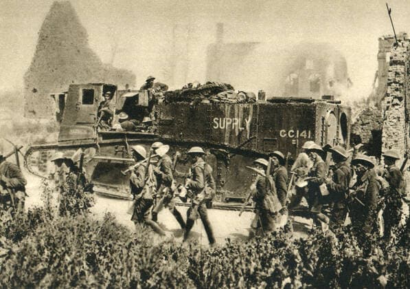 erster weltkrieg,englischer tank,britische soldaten *** world war i,British tank,British soldiers y6x-fr6