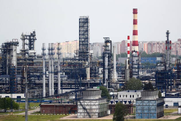 MOSCOW, RUSSIA - MAY 26, 2020: A view of Moscow s oil refinery of Gazpromneft in the Chagino-Kapotnya industrial area No 59. Anton Novoderezhkin TASS  TS0DA4D2