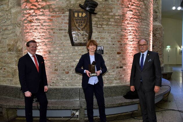Chrsitoph Kuckelkorn, President of the Festival Committee Cologne Carnival, l r, Henriette Reker, Mayor of the City of Cologne and Bernhard Conin, Chairman Friends and Sponsors of Cologne Customs pose at PK zu the Sponsors of Cologne Customs and the Cologne Carnivalists wil