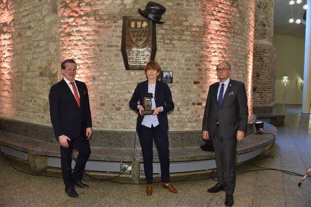 Chrsitoph Kuckelkorn, President of the Festival Committee Cologne Carnival, l r, Henriette Reker, Mayor of the City of Cologne and Bernhard Conin, Chairman Friends and Sponsors of Cologne Customs pose at PK zu the Sponsors of Cologne Customs and the Cologne Carnivalists wil