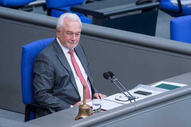 Berlin, Plenary Session in the German Bundestag Germany, Berlin 29 05 2020 In the picture Wolfgang Kubicki fdp can be seen during the session of the German Bundestag Berlin Bundestag Berlin Germany