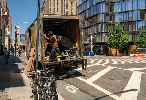 New York during the COVID-19 pandemic Moving van at the end of the month in Greenwich Village in New York on Saturday, May 30, 2020. (  RichardxB.xLevine