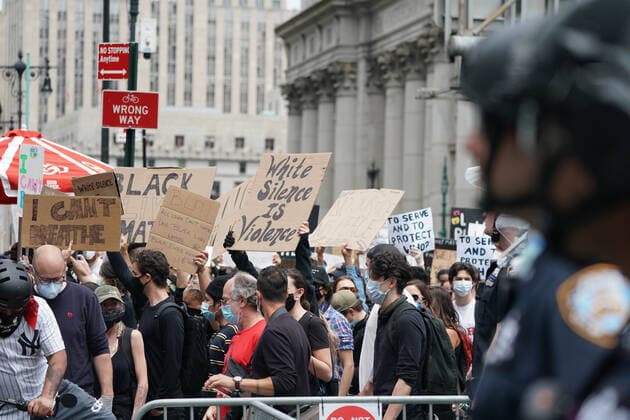 USA, Landesweite Proteste nach dem Tod von George Floyd - Demonstration in New York June 2, 2020, New York, NY, USA: Protesters demonstrate over the death of George Floyd by a Minneapolis police officer on June 2, 2020 in New York. New York USA - ZUMAb148 20200602_zap_b148_003 Copyright: xBryanxSmithx