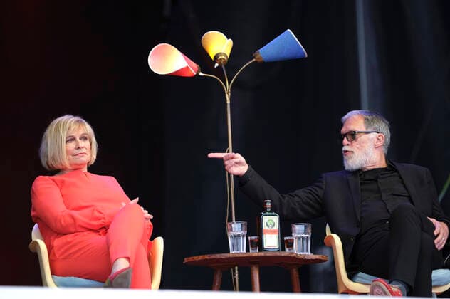 Bilder des Jahres 2020, Entertainment 06 Juni Entertainment Themen der Woche KW23 News Bilder des Tages Mary Roos und Wolfgang Trepper mit ihrem Programm Nutten, Koks und frische Erdbeeren - Die Geschichte des deutschen Schlagers live beim Autokultur-Konzert auf dem Schützenplatz. Hannover, 05.06.2020 *** Mary Roos and Wolfgang Trepper with their program hookers, coke and fresh strawberries The story of the German hit live at the car culture concert at the Schützenplatz Hanover, 05 06 2020 Foto:xU.xStammx xFuturexImage